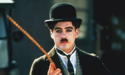 Robert Downey Jr. è “sollevato” per non aver vinto l’Oscar nei panni di Charlie Chaplin: “Ero giovane e pazzo”