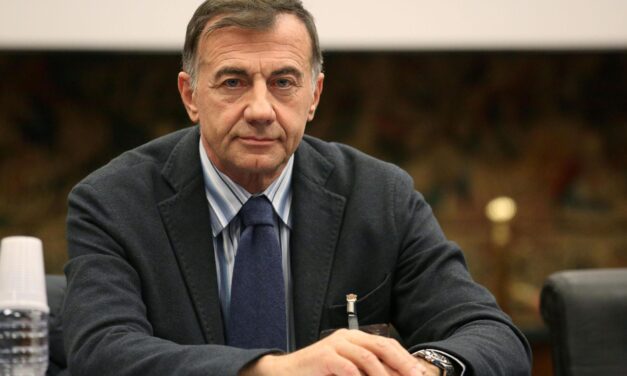 Michele Cucuzza: “Passare dal Tg alla Vita in Diretta è stato difficile. Ho dovuto imparare un nuovo mestiere, una conduzione completamente diversa!”