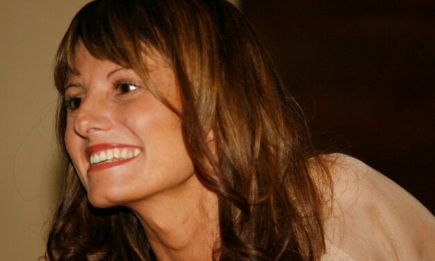 Yu Yu, la cantante di ‘Mon petit garçon’: “Sono arrivata a pesare 36 chili e ho tentato il suicidio. Oggi lavoro ad Ibiza nel campo del turismo!”