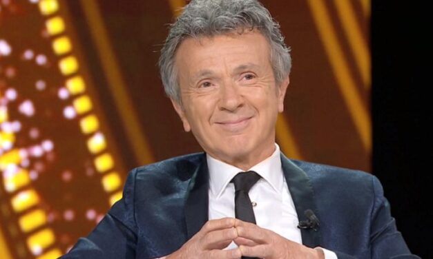 Pupo, le richieste extralusso per il concerto in Russia: “35mila euro per l’evento privato, whiskey e suite a 5 stelle”
