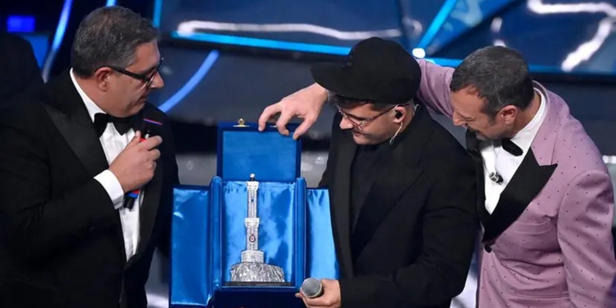 Amadeus sui fischi a Geolier: “Ingiusti per lui, si vedeva dall’espressione che c’era rimasto male”