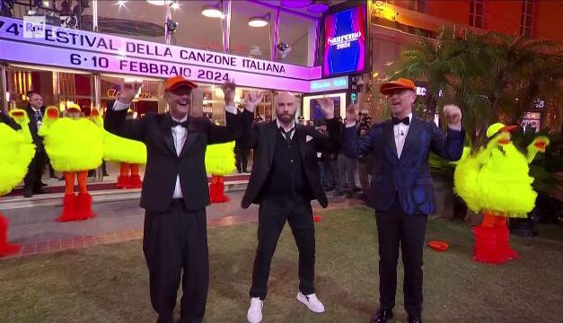 John Travolta non ha firmato la liberatoria per il ‘Ballo del qua qua’: non si vedrà mai più in tv