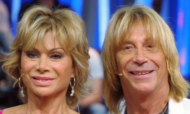 Carmen Russo su Enzo Paolo Turchi: “All’inizio mi facevo avanti ma lui niente. Il primo bacio? Dopo un mio spettacolo”