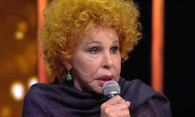 Ornella Vanoni: «Quando ero più giovane ero una tragedia, prima di cantare bevevo whisky e caffè, me lo consigliò un medico»