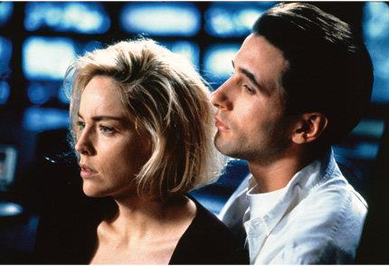 Sharon Stone: “Robert Evans della Paramount mi disse che dovevo essere più vicina a William Baldwin, per salvare la sua interpretazione in Silver”