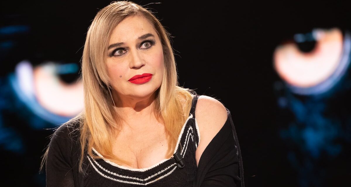 Lory Del Santo: “Ho passato dieci giorni in carcere per uno scambio di persona. Ho incontrato tanti uomini potenti ma non ho mai chiesto niente in cambio”