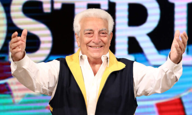 Michele Guardì nella bufera, il comunicato dei sindacati: “Comportamenti inaccettabili, toni aggressivi e totale mancanza di rispetto. Si è superato il limite”