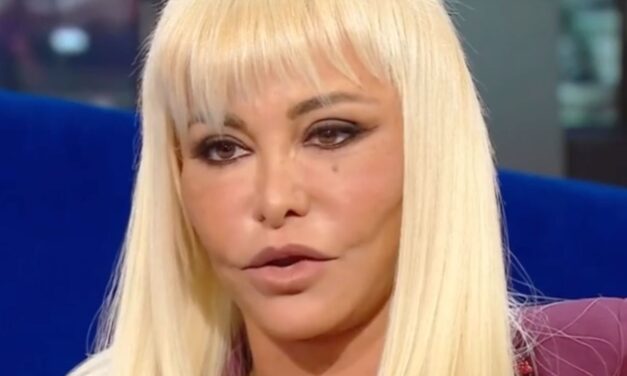 Vera Gemma: “Monica Bellucci? E’ una mia amica, mi consigliò di trovare il modo di andare d’accordo col padre di mio figlio. Asia Argento? Faremo un film insieme!”