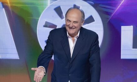 Gerry Scotti: “Affari Tuoi è ludopatia, da noi si vince con merito. De Martino? Piace perché è bello, ma tanti sono come me, uomini normali”