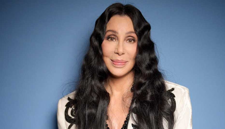 Cher: “Frequento uomini più giovani perché quelli della mia età sono terrorizzati da me. I giovani non hanno paura perchè sono stati cresciuti da donne come me”