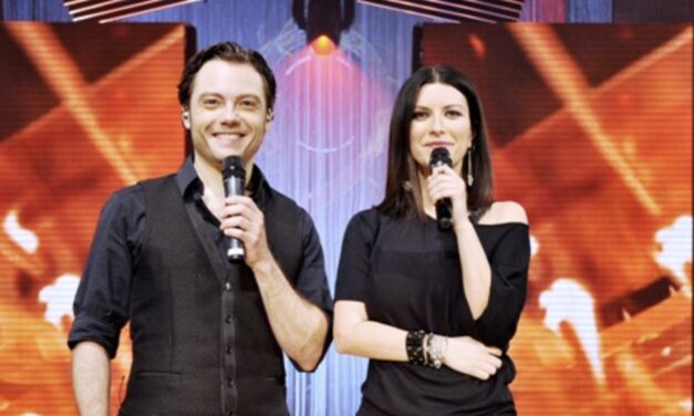 Tiziano Ferro su Laura Pausini: “Una fortuna averla come amica vera, è venuta da me a Los Angeles durante il mio divorzio”