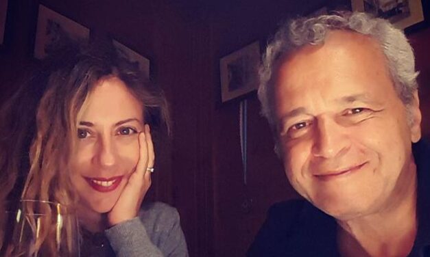 Enrico Mentana sulla compagna Francesca Fagnani: “È arrivata alla popolarità con i suoi mezzi. Ora qualcuno, per invidia, per il gioco del massacro e della torre, la critica”