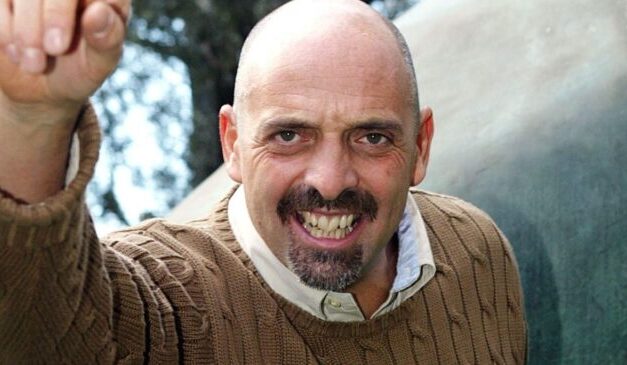 Paolo Brosio commenta le dichiarazioni sugli omosessuali di Papa Francesco: “È andato al sodo con un termine che fa sobbalzare il politically correct”