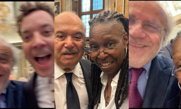 Il Papa incontra i comici: tra i presenti Banfi, De Sica, Boldi, Calà, Jimmy Fallon e Whoopi Goldberg