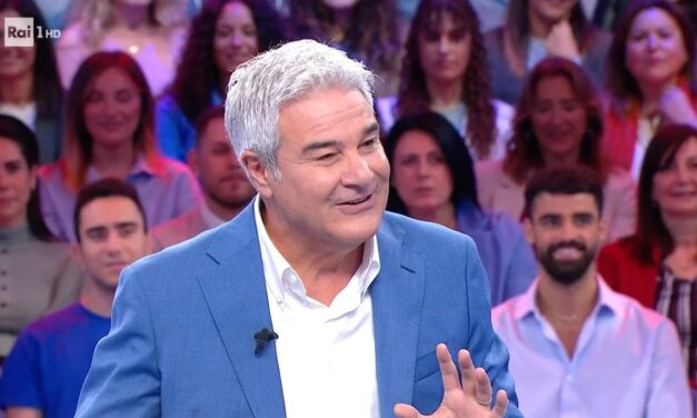 Pino Insegno conduce il nuovo Reazione a catena: “Ringrazio l’amico e grande professionista Marco Liorni”