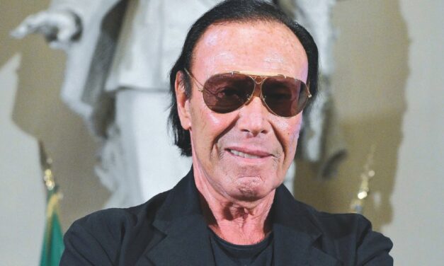 Antonello Venditti: “Ci vorrebbe un amico è per Lucio Dalla. Pensai di farla finita schiantandomi in macchina, lui mi salvò la vita”