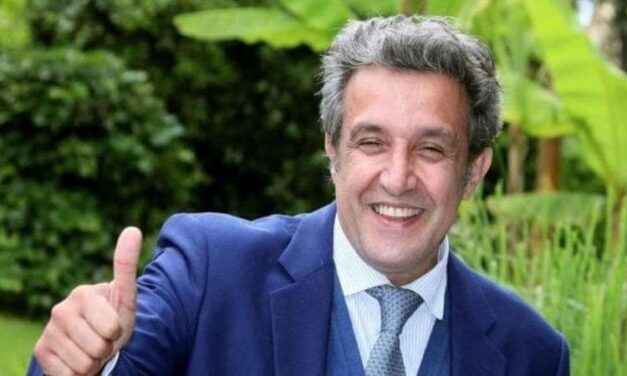Flavio Insinna lascia la Rai, l’addio commosso: “Ciao famiglia. Prima del nuovo viaggio è bello ringraziare”