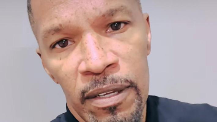 Jamie Foxx sul suo ricovero improvviso: “Tutto è cominciato con un brutto mal di testa, poi il nulla. Sono stato via per 20 giorni”