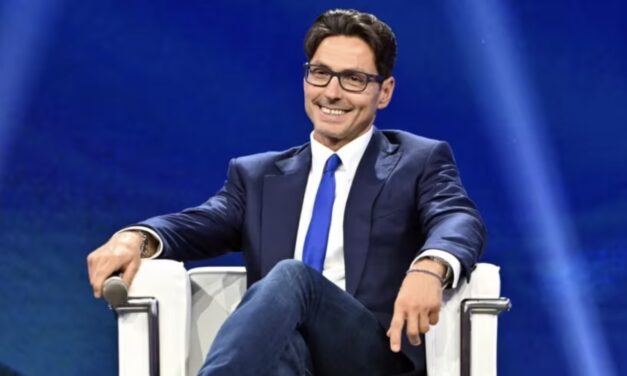 Pier Silvio Berlusconi: “La Ruota della Fortuna? Una scommessa diventata fenomeno. Affari Tuoi? Si regalano soldi solo in base alla fortuna”