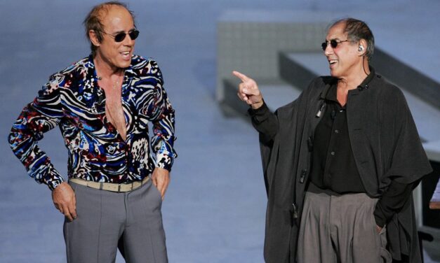 Teo Teocoli su Celentano: “Non ci parliamo più per colpa del programma ‘Adrian’…”