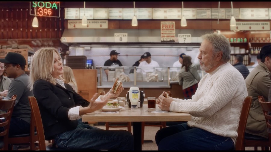 Harry ti presento Sally, Meg Ryan e Billy Crystal ricreano l’iconica scena al ristorante (VIDEO)