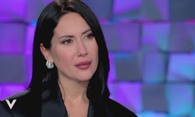 Jessica Morlacchi: “Memo Remigi? Ci siamo chiariti, io le brave persone le perdono. Ho iniziato a soffrire di attacchi di panico per i troppi impegni e le troppe responsabilità”