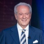 Memo Remigi: “La storia d’amore con Barbara D’Urso? Avevo 20 anni più di lei, anche se non li dimostravo. Mia moglie mi aveva buttato fuori di casa”