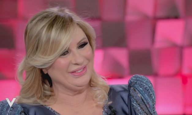 Tina Cipollari: “Spero arrivi l’uomo giusto, sono ottimista. Non mi sono mai innamorata follemente”