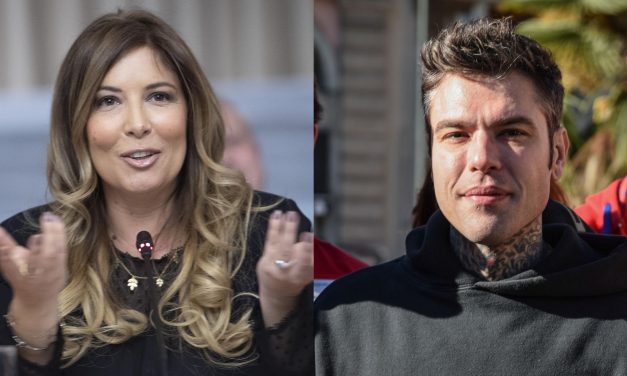 Sanremo 2025, Selvaggia Lucarelli: “Fedez quando si mette la maschera del ‘frignino’ funziona. La canzone? Non è il mio genere ma l’ho canticchiata”