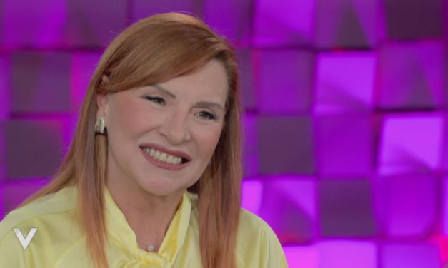 Patrizia Rossetti: “Sono nata settimina in casa. Mio padre mi portò in Lambretta all’ospedale. Quando ho fatto Sanremo io ero già segretaria d’azienda”