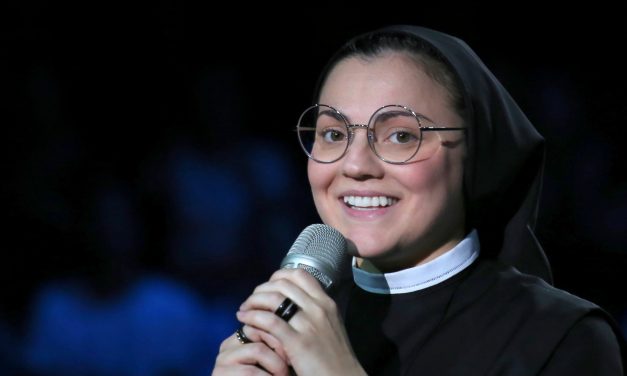 Cristina Scuccia: “Partecipai e vinsi The Voice of Italy grazie alle parole di Papa Francesco. Aveva detto di uscire dai conventi. E’ stata una boccata d’ossigeno, il mondo aveva bisogno di una figura così!”