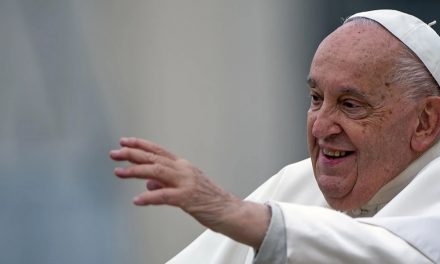 Morte Papa Francesco, i funerali sabato. Proclamati 5 giorni di lutto nazionale