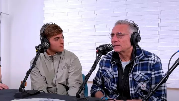 Paolo Bonolis: “Con i social hanno aperto le gabbie. Io ho un Nokia vecchio stile che mi prende anche in grotta”