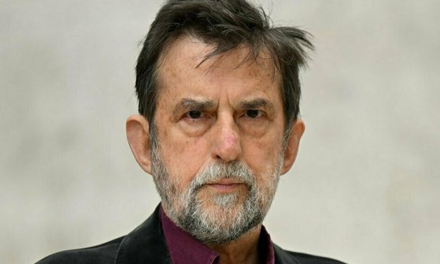 Nanni Moretti, condizioni stabili dopo l’infarto. L’angioplastica coronarica è risultata efficace
