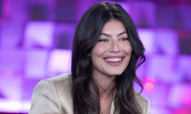 Alessandra Mastronardi: “I Cesaroni sono stati la mia seconda casa, la mia università. Il liceo a Roma è stato tosto, non ero molto capita, ero scomoda!”