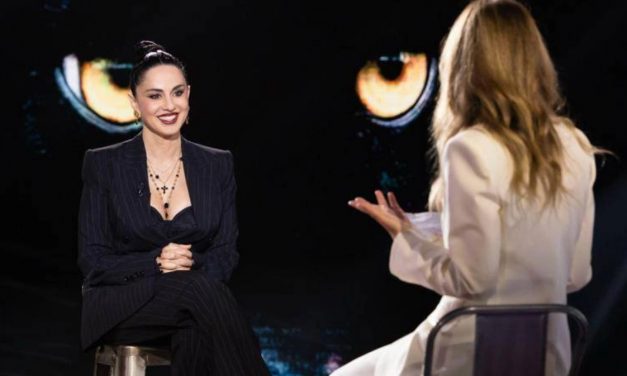 Paola Iezzi: “Dopo la separazione da Chiara ho pensato alla morte. Per un paio di anni non ci siamo sentite. Arisa? Poteva chiamarmi, ha il mio numero!”