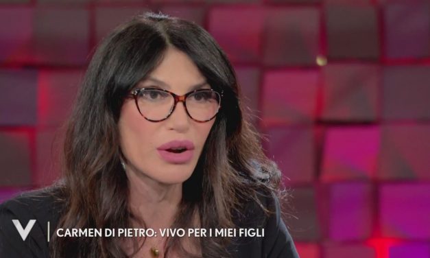 Carmen Di Pietro: “Un fidanzato? L’ultimo mi parlava della moglie morta, mi chiedeva consigli sui fiori da portare sulla tomba”