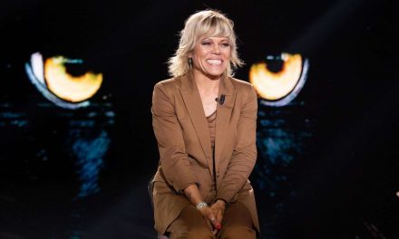 Floriana Secondi: “Mio figlio molte volte si vergogna di me, siamo opposti. Di abusi fisici ne ho vissuti tanti, porto ancora addosso i segni. In collegio mi sentivo sola e mi colpevolizzavo”