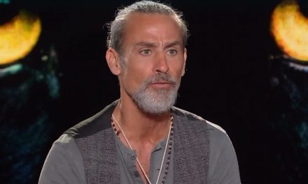 Raz Degan: “Quando ho visto il mio primo film ho vomitato. Paola Barale? Non è un rapporto fallito. Se siamo durati 14 anni è perché c’era qualcosa di profondo”