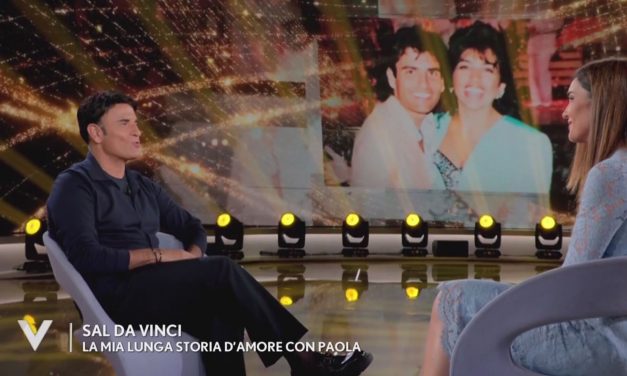 Sal Da Vinci: “Mio padre andò via da Napoli quando mamma era incinta di me. Ho bruciato l’infanzia, mi sono dovuto adattare al mondo dei grandi troppo in fretta”