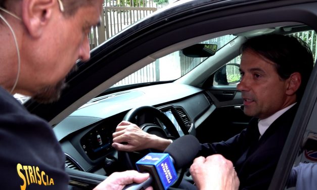 A Simone Inzaghi il Tapiro gigante per la sconfitta in finale di Champions: “Siamo andati male. La sconfitta fa male, ma la accettiamo”