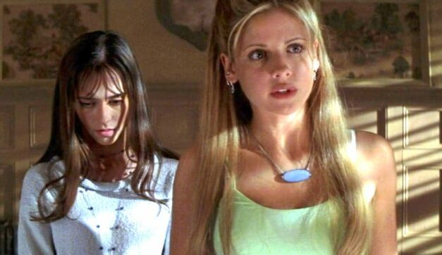 Jennifer Love Hewitt: “Io e Sarah Michelle Gellar non ci parliamo da 28 anni. Da quando abbiamo girato assieme ‘So cosa hai fatto’”