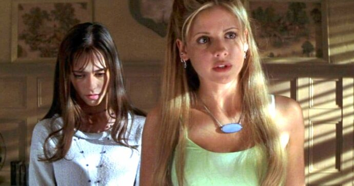Jennifer Love Hewitt: “Io e Sarah Michelle Gellar non ci parliamo da 28 anni. Da quando abbiamo girato assieme ‘So cosa hai fatto’”