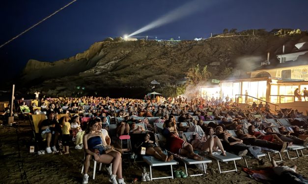 Cinema Ammare riaccende il grande schermo in spiaggia: al via la terza edizione