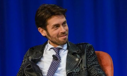 Raffaello Tonon: “Per 24 anni ho lavorato in televisione, 4 lire da una parte le ho messe, e non ho mai pensoto di fare l’opinionista per sempre. Oggi lavoro da oste, ho provato a fare altro!”