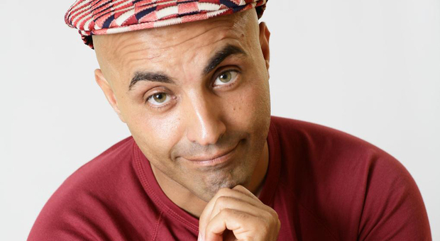 Lino Barbieri: “Al Bagaglino tutti pensavano fosse una passeggiata con le ballerine, ma Pingitore ci faceva filare dritto manco se fossimo nell’esercito!”