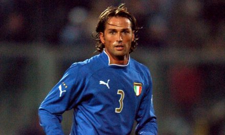 Stefano Bettarini: “Il calcio? Milan e Juve non mi vollero, ero troppo bello per fare il calciatore! Negli anni ho investito e oggi non lavoro e mi godo la vita”