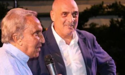 Paolo Brosio: “Emilio Fede mi trattava male perché mi voleva bene. Quando gli dissi che avevo firmato con la Rai mi tirò dietro una macchina da scrivere”