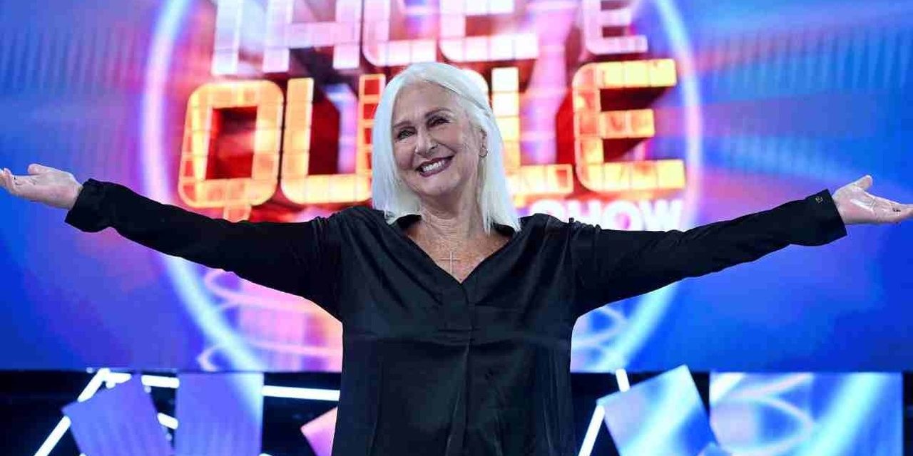 Loretta Goggi: “Carlo Conti? Dopo l’addio a Tale e Quale Show non l’ho più sentito. Ero diventata quella saccente e mi sono sentita in imbarazzo”