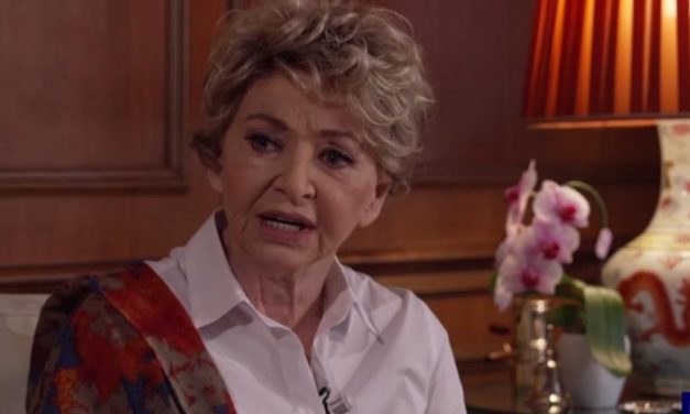 Enrica Bonaccorti: “Quando ho scoperto la malattia mi sono congelata, le cure sono pesanti, provo ad affrontare la malattia con serenità”